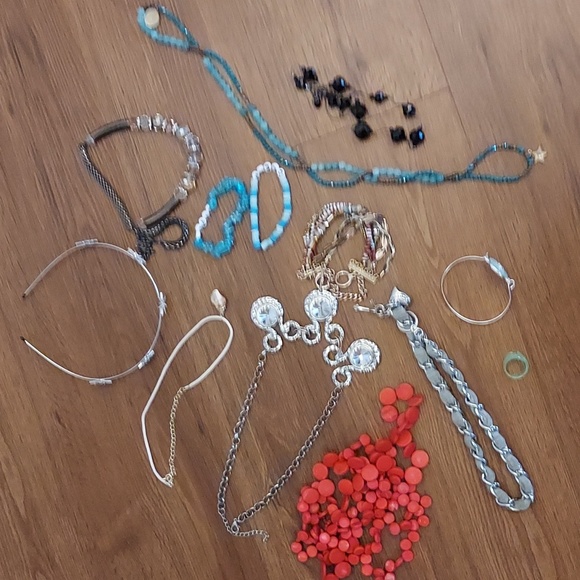 Jewelry Bundle - Picture 1 of 8